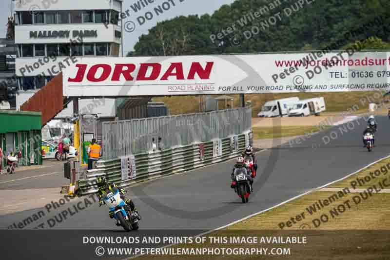Vintage motorcycle club;eventdigitalimages;mallory park;mallory park trackday photographs;no limits trackdays;peter wileman photography;trackday digital images;trackday photos;vmcc festival 1000 bikes photographs